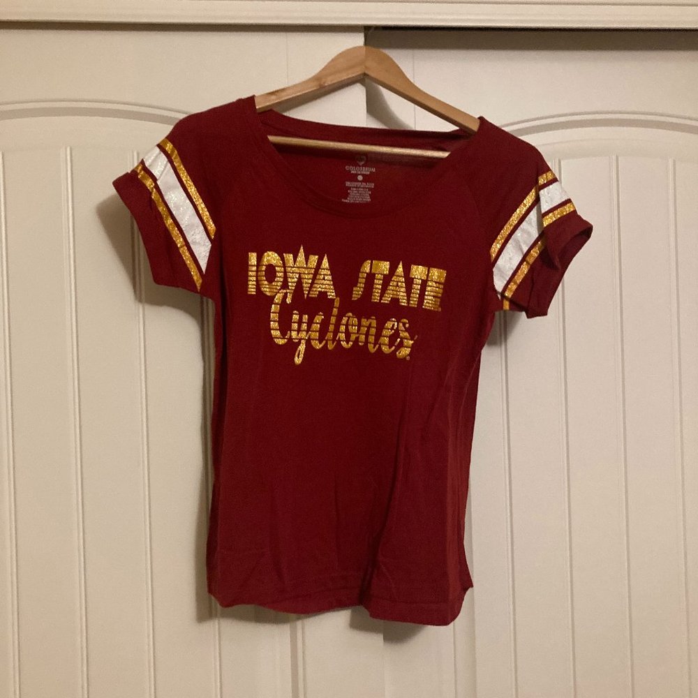 Iowa State Cyclones Red T Shirt Women's Size Small Short Sleeve Colosseum Cotton